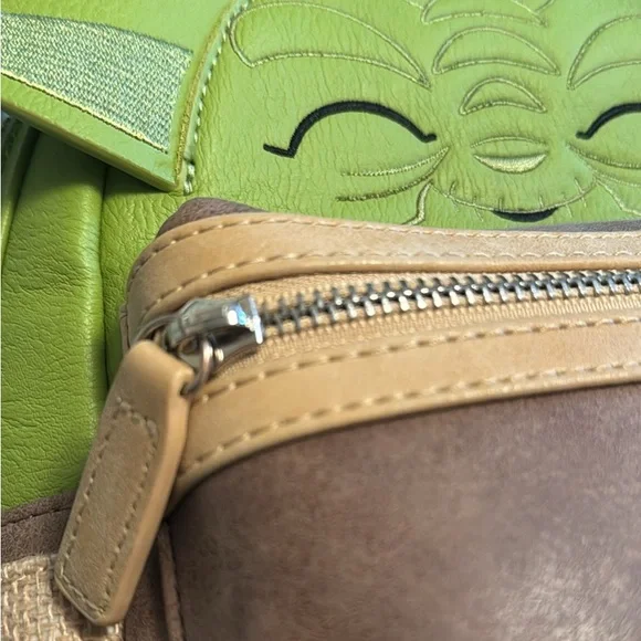 Yoda Loungefly Backpack - Picture 3 of 8